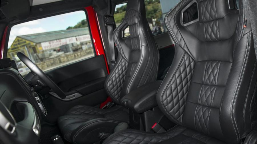 Интерьер Jeep Wrangler Sahara CJ400 by Project Kahn 2015 года  (фото 21 из 21)
